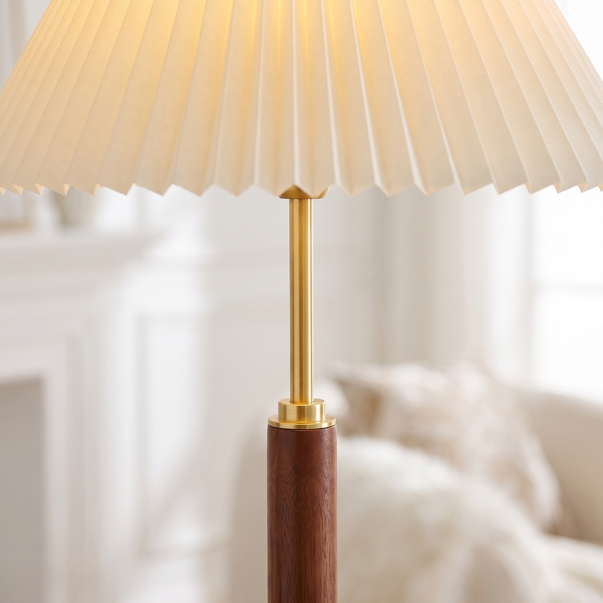 Ventaglio Sera Pleated Floor Lamp with Wood Pole